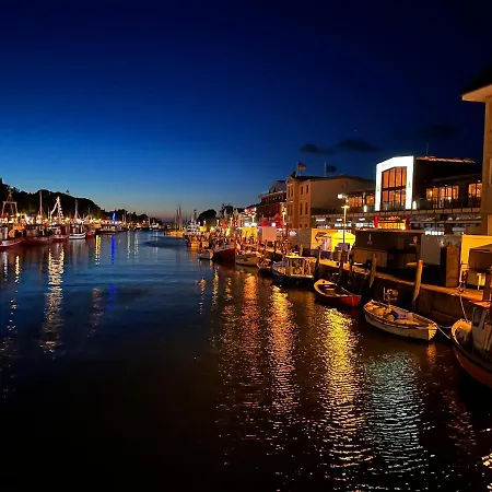 Aquamarin - Charmantes Mit Balkon * Rostock